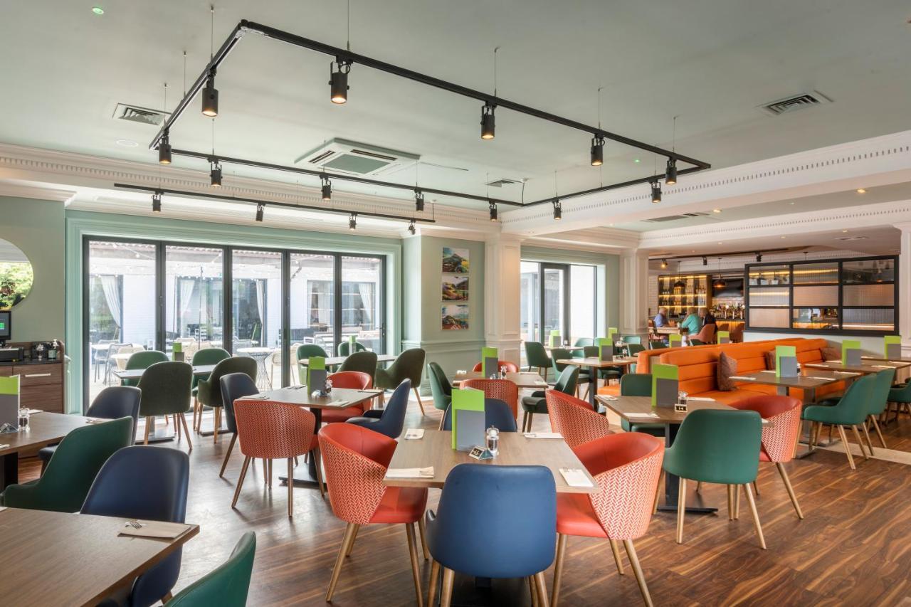 Holiday Inn Guildford By Ihg Екстериор снимка