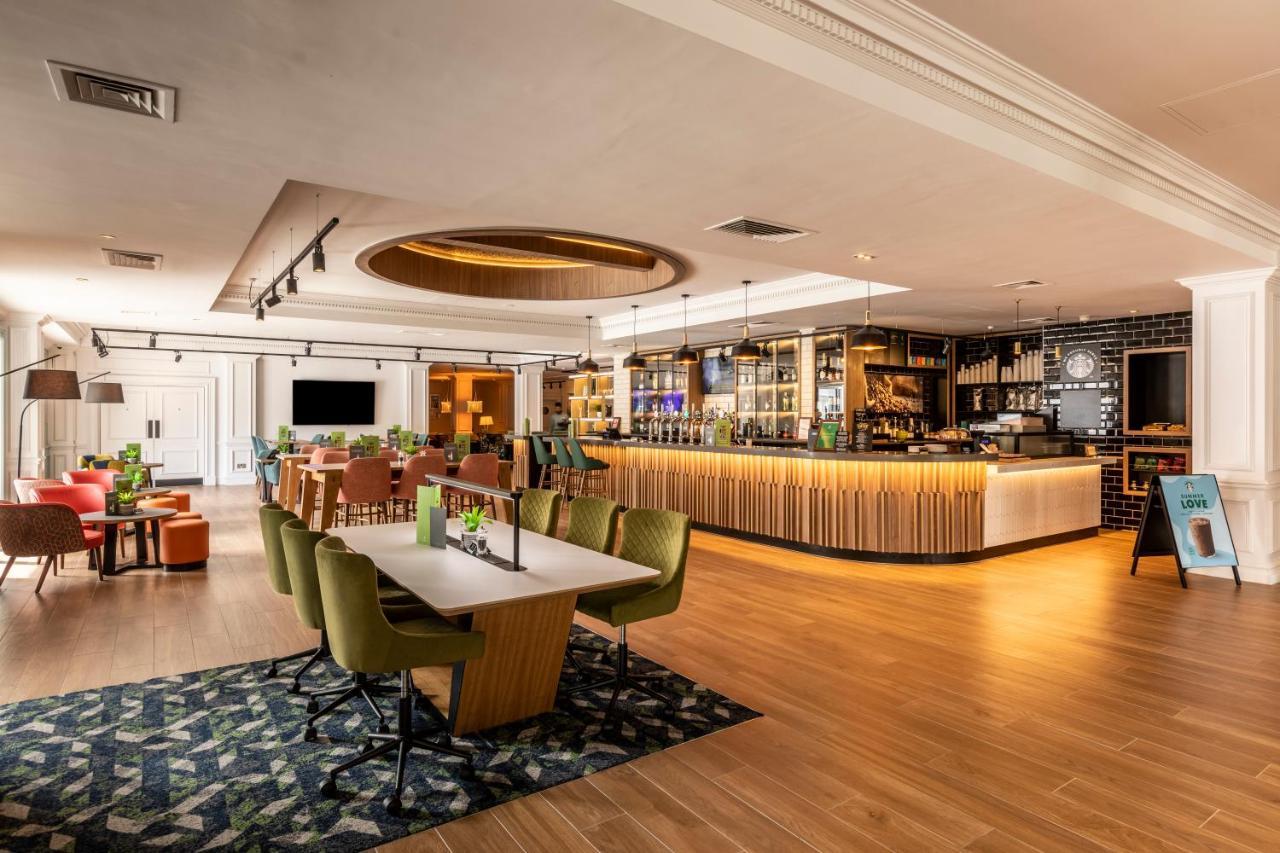Holiday Inn Guildford By Ihg Екстериор снимка
