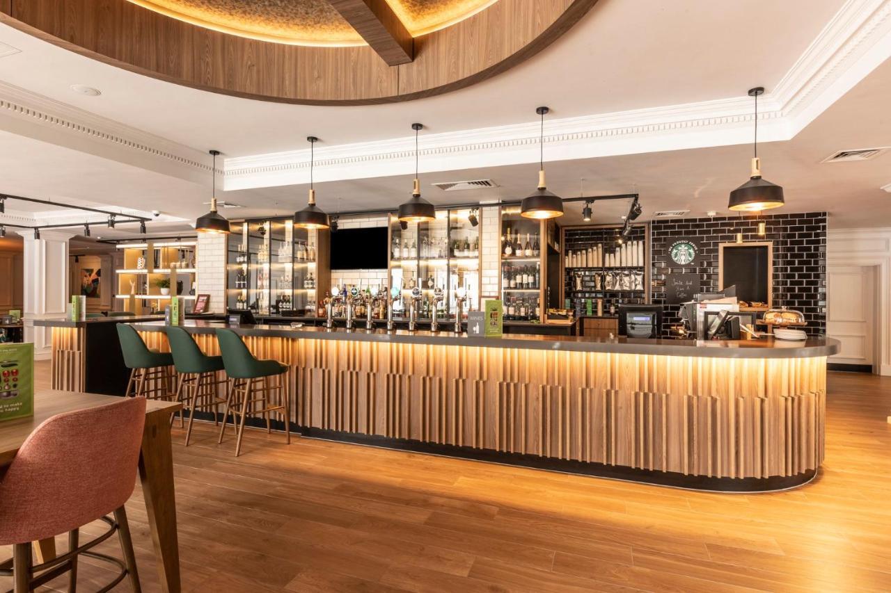 Holiday Inn Guildford By Ihg Екстериор снимка