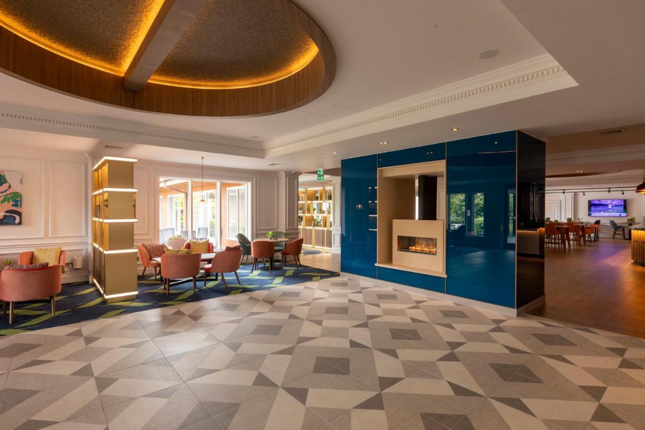 Holiday Inn Guildford By Ihg Екстериор снимка