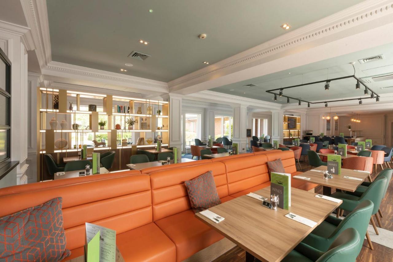Holiday Inn Guildford By Ihg Екстериор снимка
