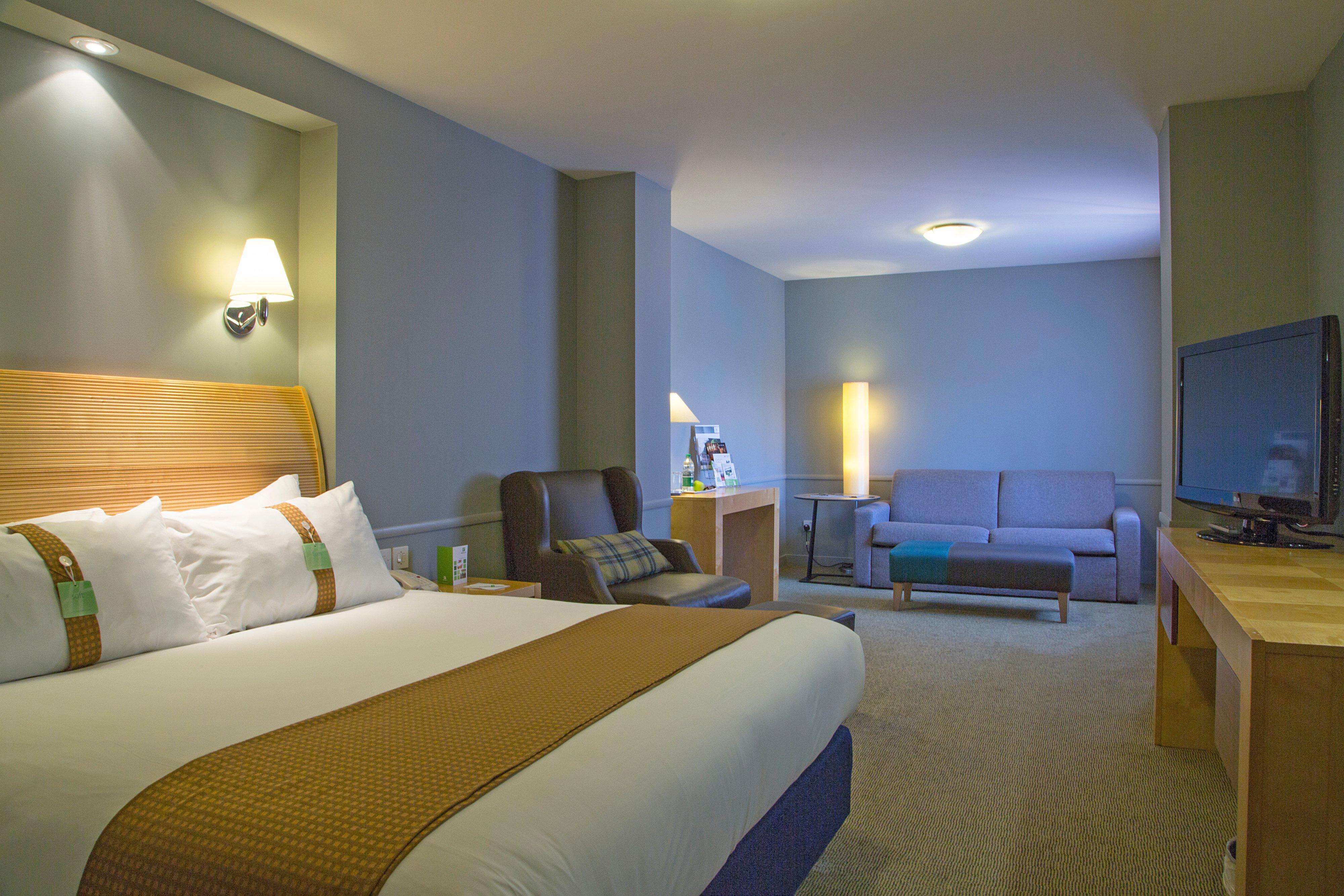 Holiday Inn Guildford By Ihg Екстериор снимка