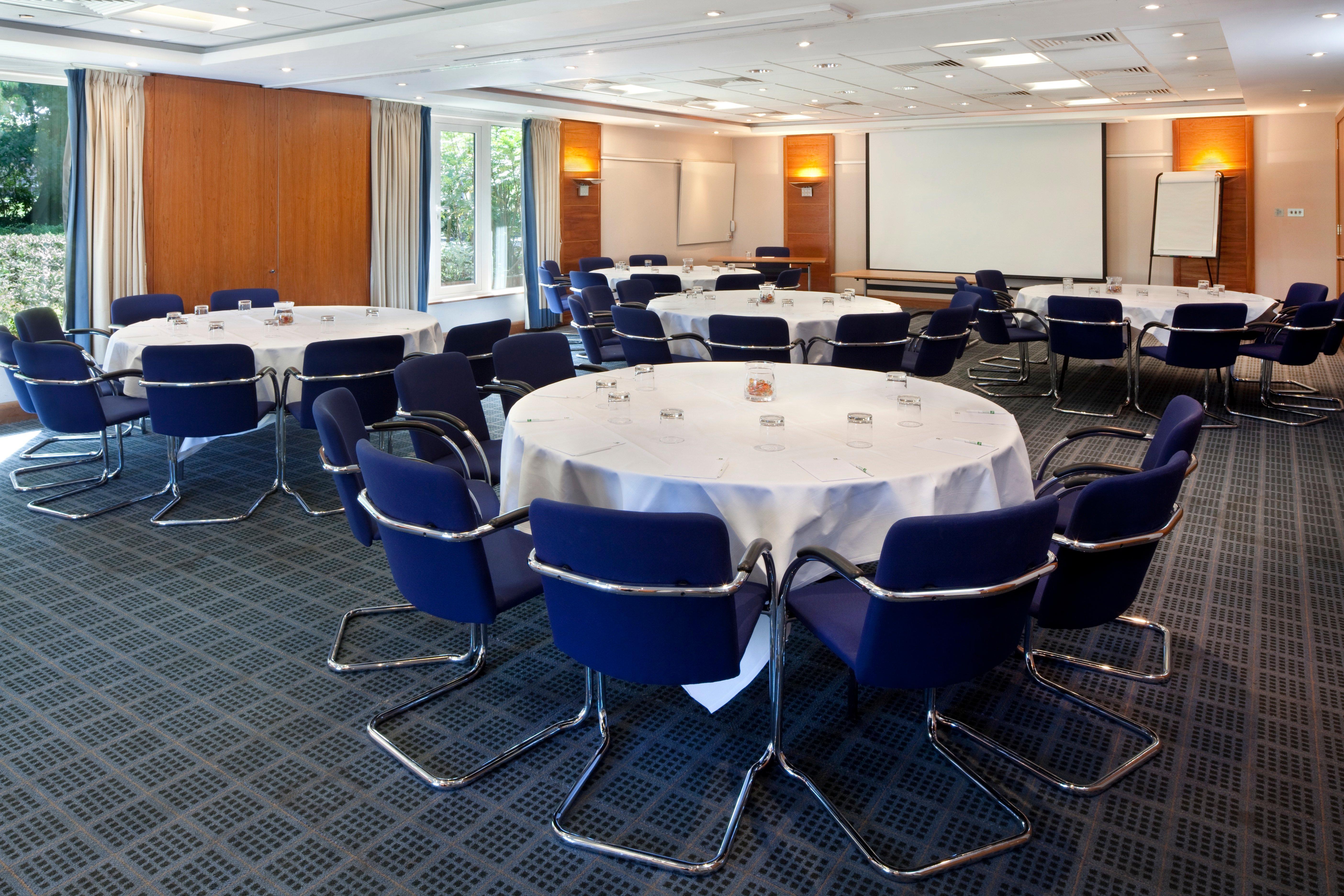Holiday Inn Guildford By Ihg Екстериор снимка