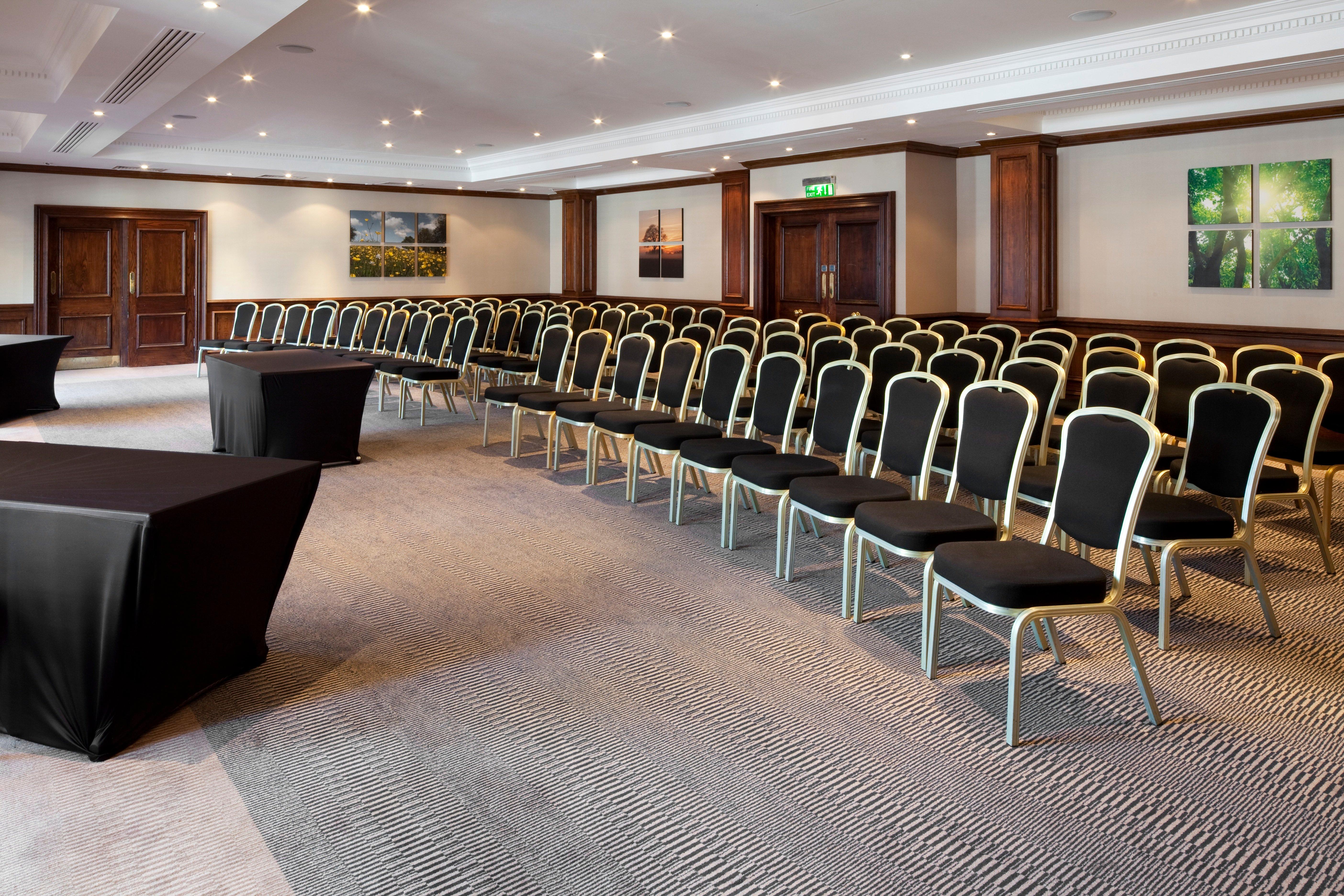 Holiday Inn Guildford By Ihg Екстериор снимка